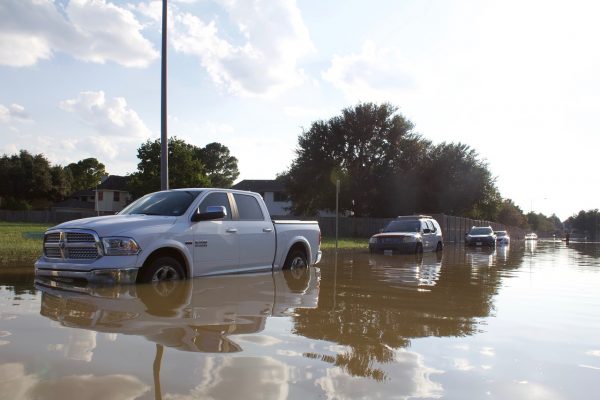 น้ำท่วมรถ ประกันรถยนต์คุ้มครองอย่างไร-image-ci-car-flood