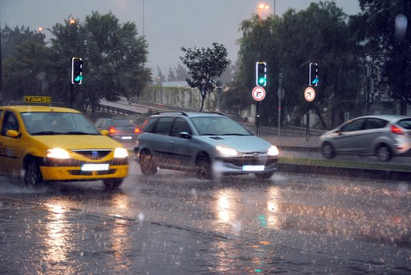 7 เทคนิค ขับรถหน้าฝนให้ปลอดภัย