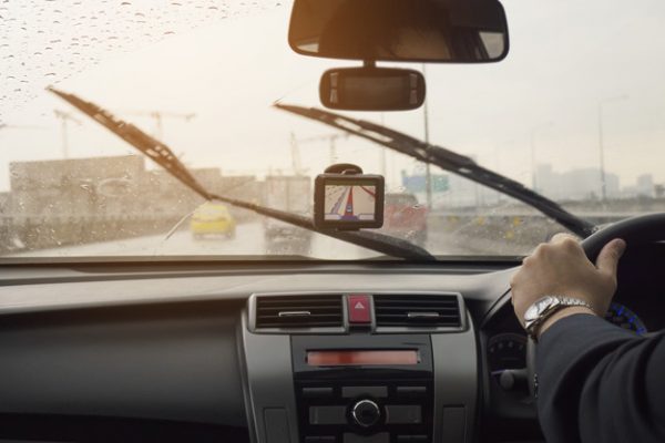 5 วิธีขับรถปลอดภัย ในช่วงหน้าฝน ขับรถตอนฝนตกหนัก ถนนลื่น อย่างไร ให้ห่างไกลอุบัติเหตุ