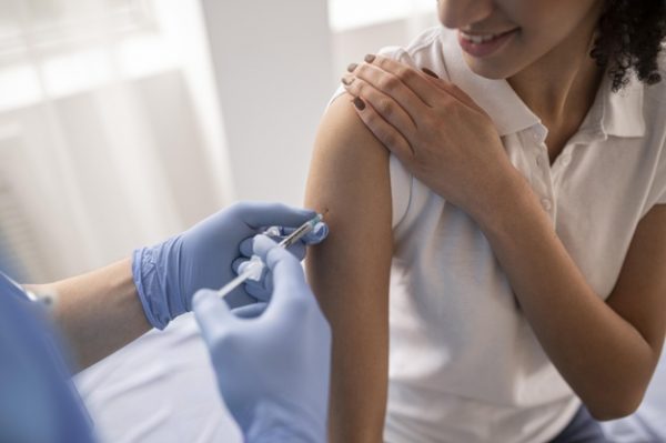 วัคซีนโควิด-19 มีกี่ประเภท แตกต่างกันอย่างไร