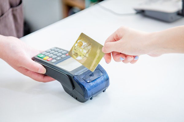 รู้ก่อนใช้...ได้ประโยชน์ ตอบข้อสงสัย บัตรเดบิต บัตรเครดิต และ บัตรกดเงินสด แตกต่างกันอย่างไร (ฉบับมือใหม่เริ่มรู้จักผลิตภัณฑ์ทาง