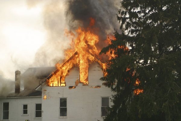 ฝันว่าไฟไหม้บ้าน ทำนายว่าอย่างไร หากซื้อประกันภัยบ้าน คุ้มครองไฟไหม้หรือไม่ ได้เงินชดเชยเท่าไร