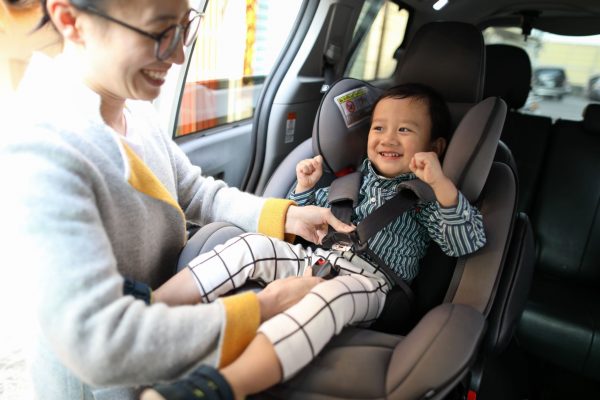 คุณแม่ห้ามพลาด! 5 ไอเทมเสริมติดรถยนต์ สำหรับลูกน้อย เพื่อความปลอดภัยในการเดินทาง พร้อมเสริมความอุ่นใจด้วย ประกันรถยนต์
